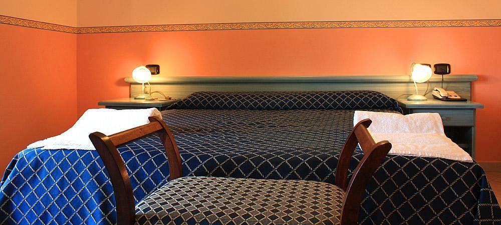 Hotel Le Palme SantʼAnna Arresi Buitenkant foto