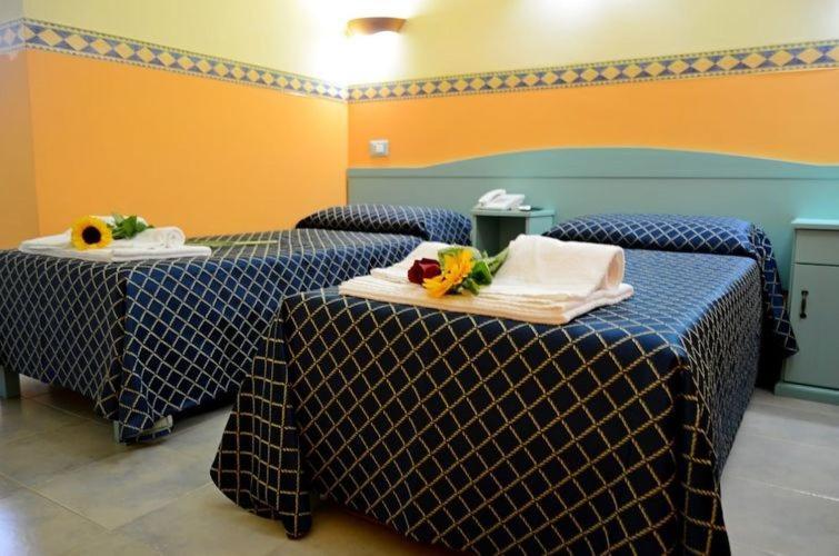 Hotel Le Palme SantʼAnna Arresi Buitenkant foto