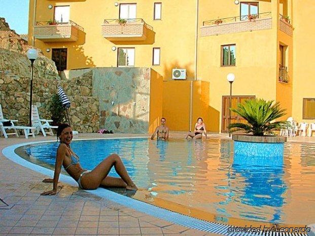 Hotel Le Palme SantʼAnna Arresi Buitenkant foto